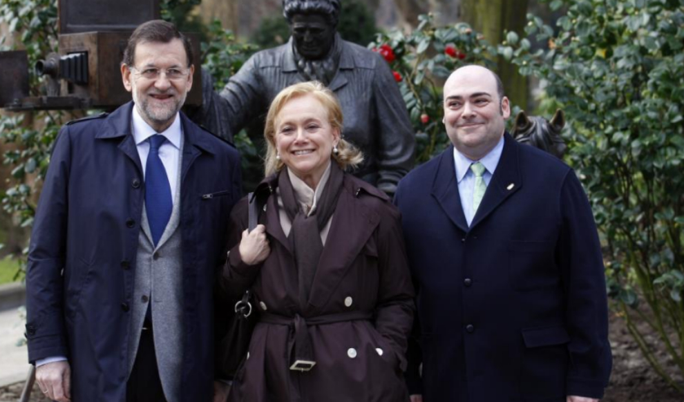 Mariano Rajoy, Mercedes Fernndez y Agustn Iglesias Caunedo, en un...
