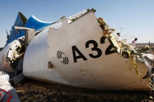 Restos del avin ruso A321 que se estrell en el Sina.