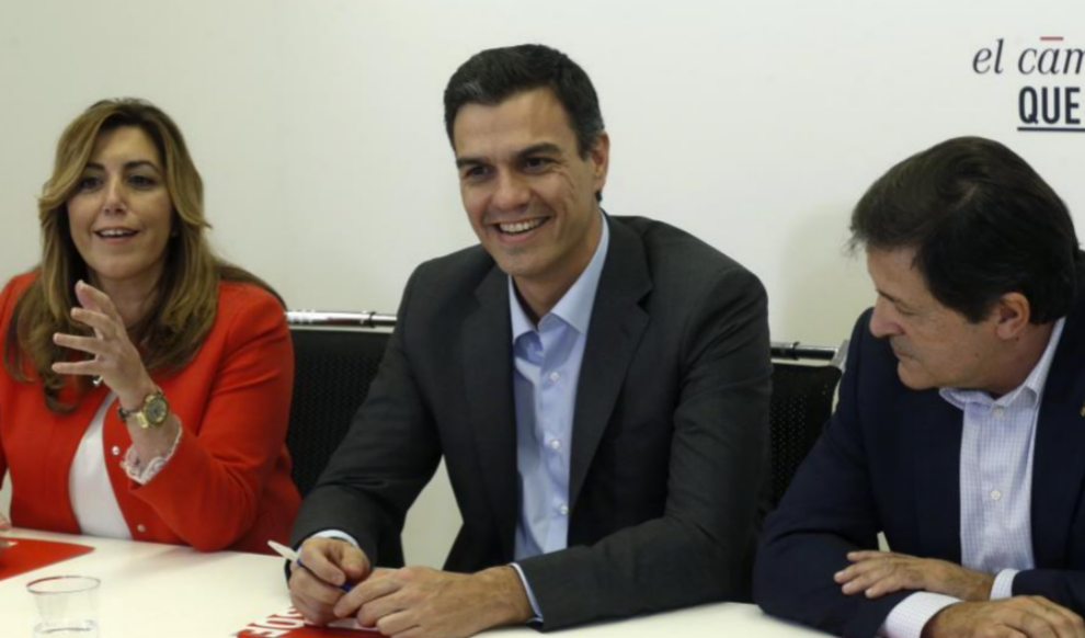 Susana Daz, Pedro Snchez y Javier Fernndez, durante la reunin...
