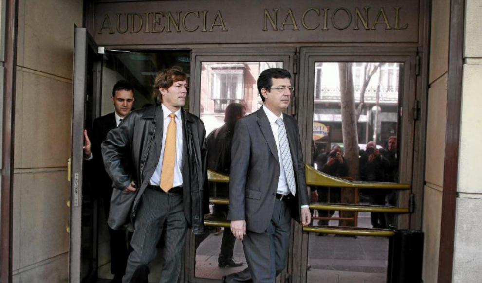 Los jueces Santiago Pedraz y Fernando Andreu, a la salida de la...