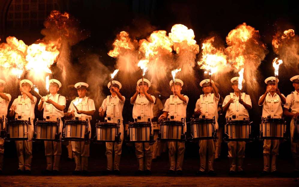 Una banda naval indio ensaya un nmero para las celebraciones del...