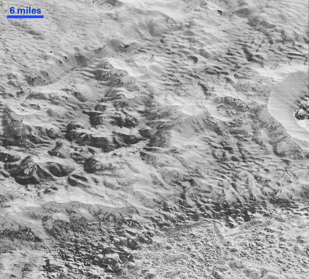 La erosin ha esculpido la superficie de Plutn, como se ve en esta...