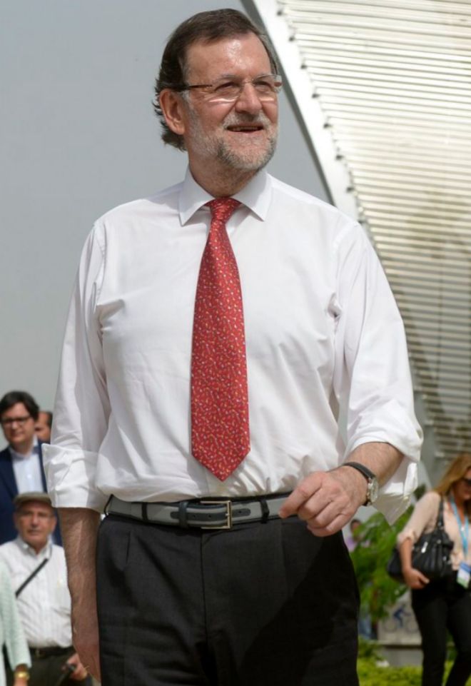 Mariano Rajoy, con camisa blanca y corbata estampada