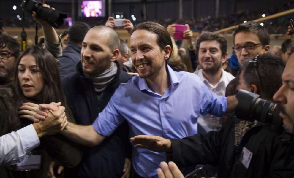 Pablo Iglesias, rodeado de seguidores este martes en Palma de...