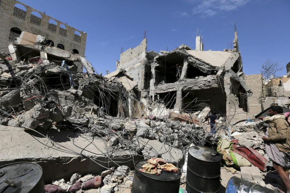 Los escombros de una vivienda destruida tras un ataque en Yemen.
