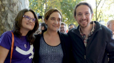 Mnica Oltra, Ada Colau y Pablo Iglesias, durante un acto contra las...