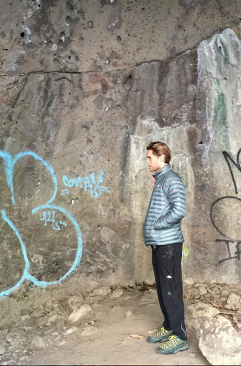 El actor Jared Leto, disfrutando de la naturaleza (y de los grafitis)...