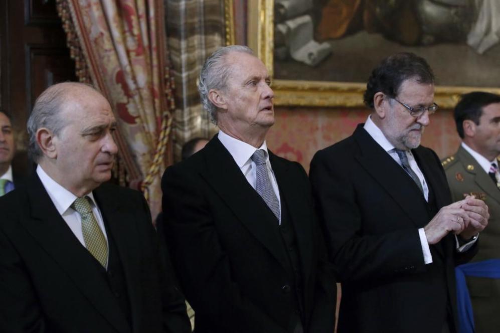 Los ministros del Interior, Jorge Fernndez, y Defensa, Pedro...