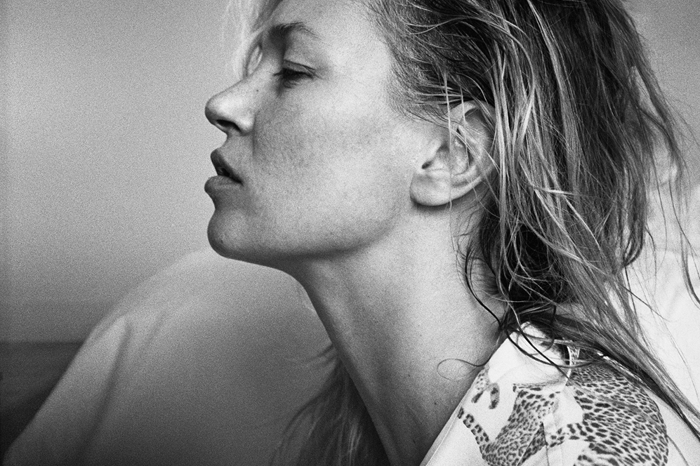 La 'top model' Kate Moss pone rostro a sus 41 aos a la nueva...