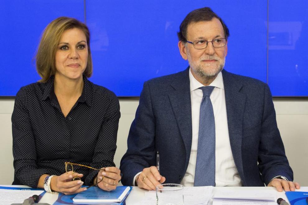 Mara Dolores de Cospedal y Mariano Rajoy, en la Junta Directiva...