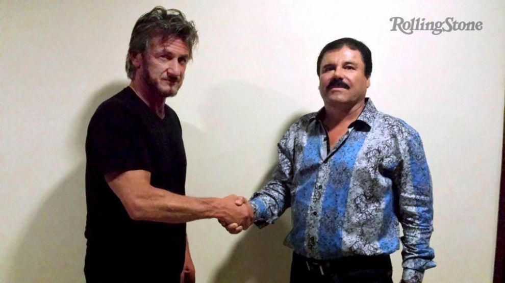 Sean Penn y &apos;El Chapo&apos; Guzmn posan durante su encuentro.