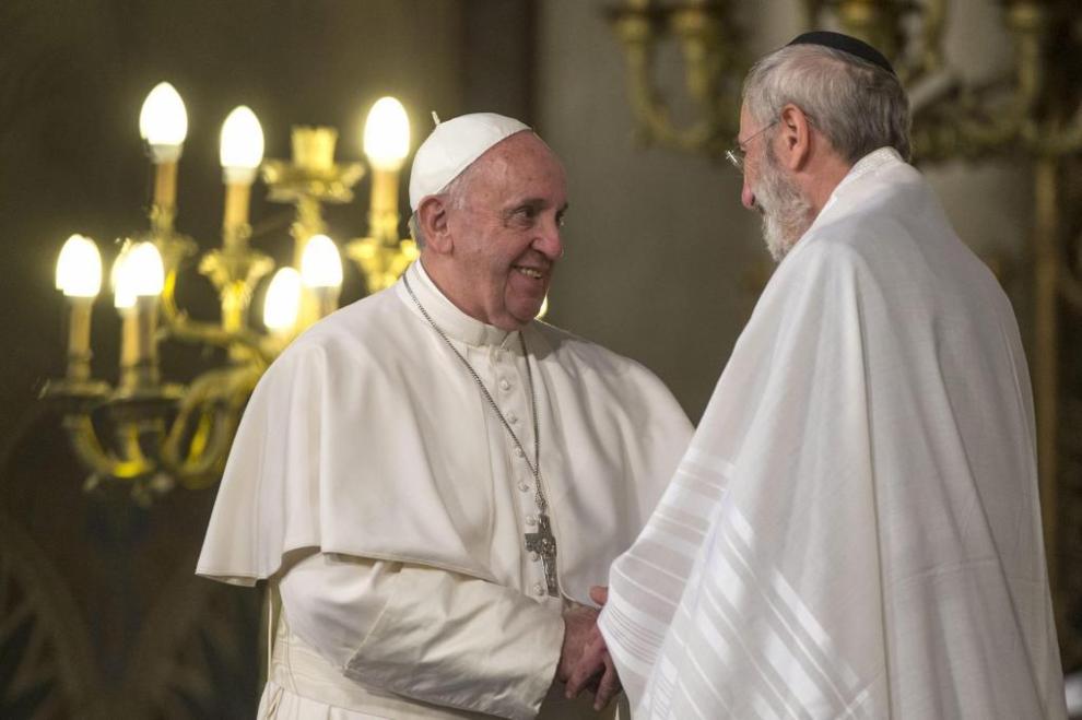 El Papa, durante su visita a la Gran Sinagoga de Roma.