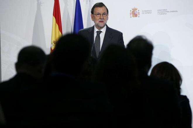 El presidente del Gobierno en funciones, Mariano Rajoy, durante su...