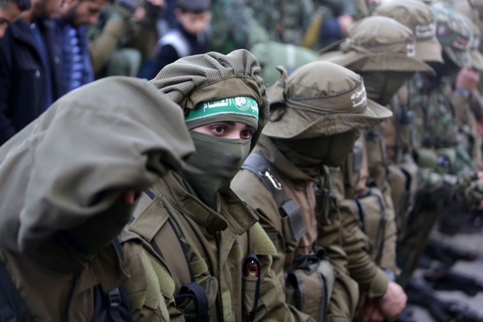 Miembros palestinos de las Brigadas Ezzedine al-Qassam, el brazo...
