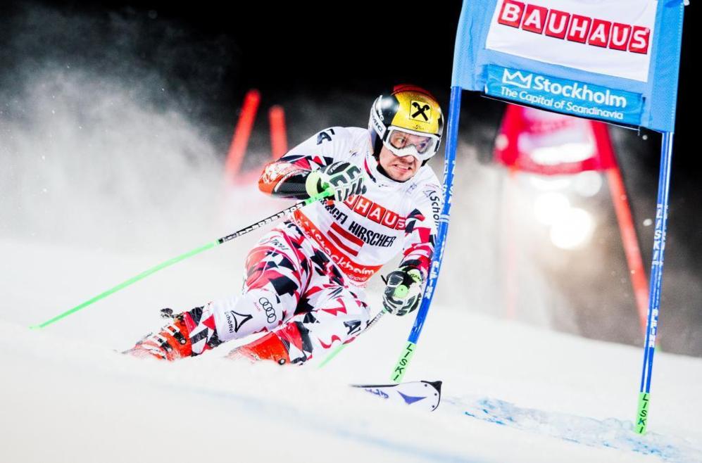 El austraco Marcel Hirscher y la suiza Wendy Holdener fueron este martes los ganadores de los eslalon paralelos de la Copa del Mundo de esqu alpino disputados en Estocolmo.