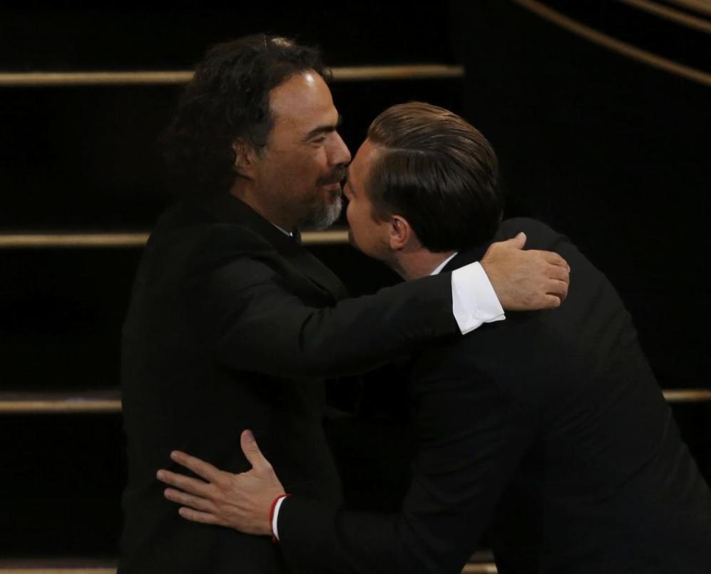 El abrazo de Irritu y Di Caprio despus de sonar el nombre del...