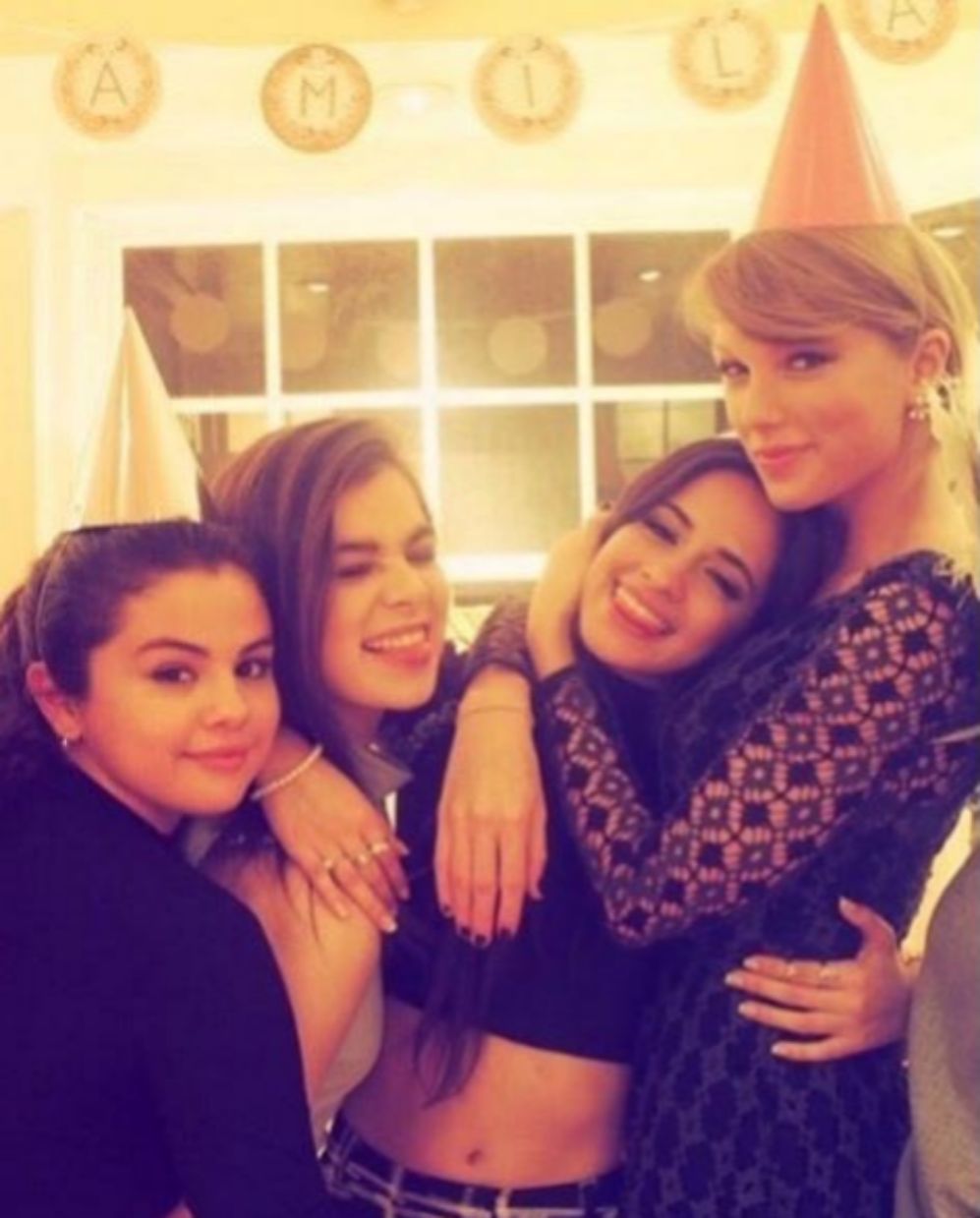 Taylor Swift y Selena Gomez se van juntas de fiesta de cumpleaos. La...