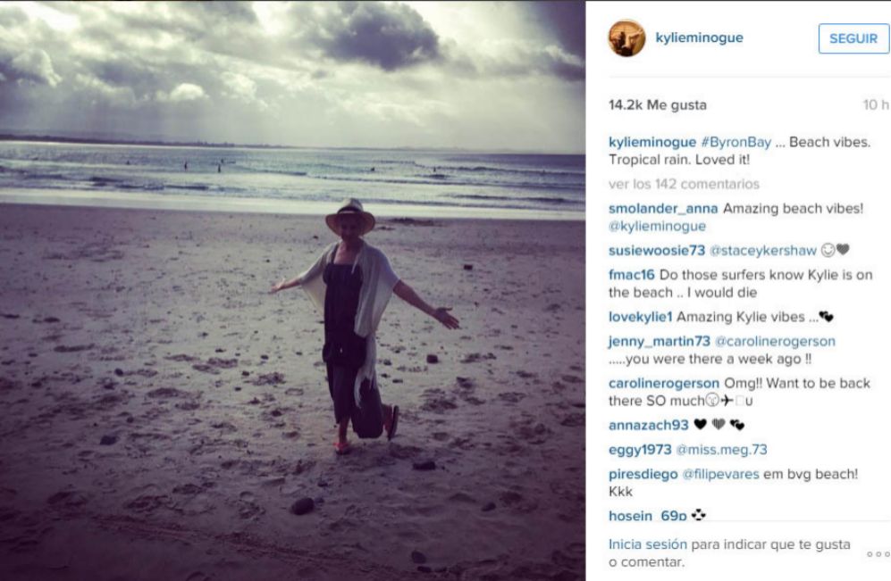 Kylie Minogue sigue presumiendo de sus vacaciones en Instagram. La...