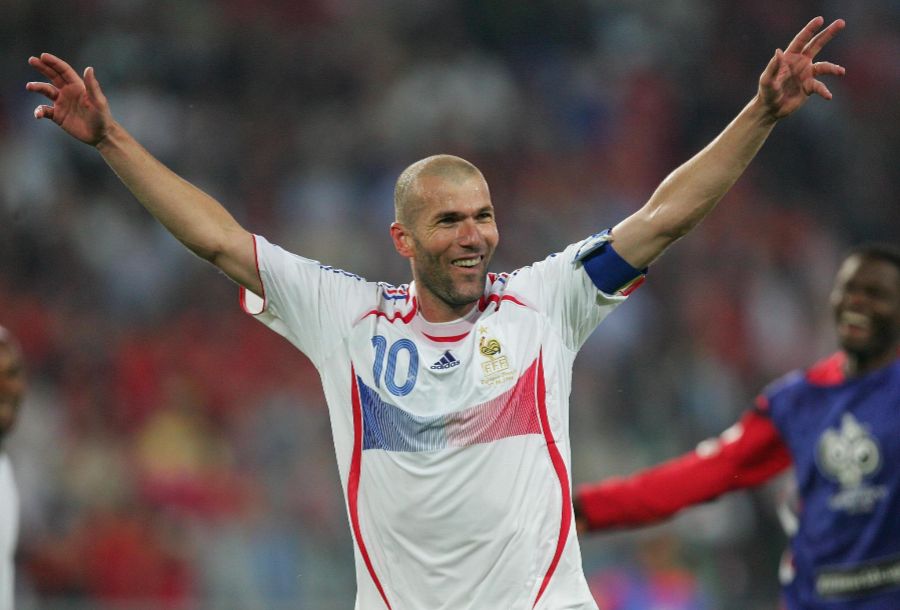 Zinedine Zidane. Quisieron retirarlo antes del Espaa-Francia del...