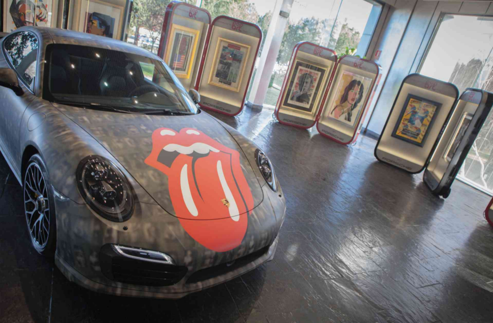 Exposcin de Warhol en los Centros Porsche