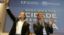 Mariano Rajoy y Alberto Nez Feijo, este domingo en el congreso...
