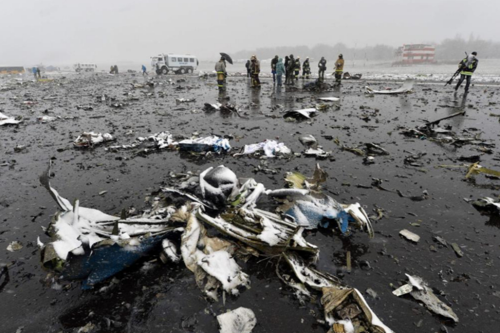 Restos del aparato accidentado en el aeropuerto de Rostov.