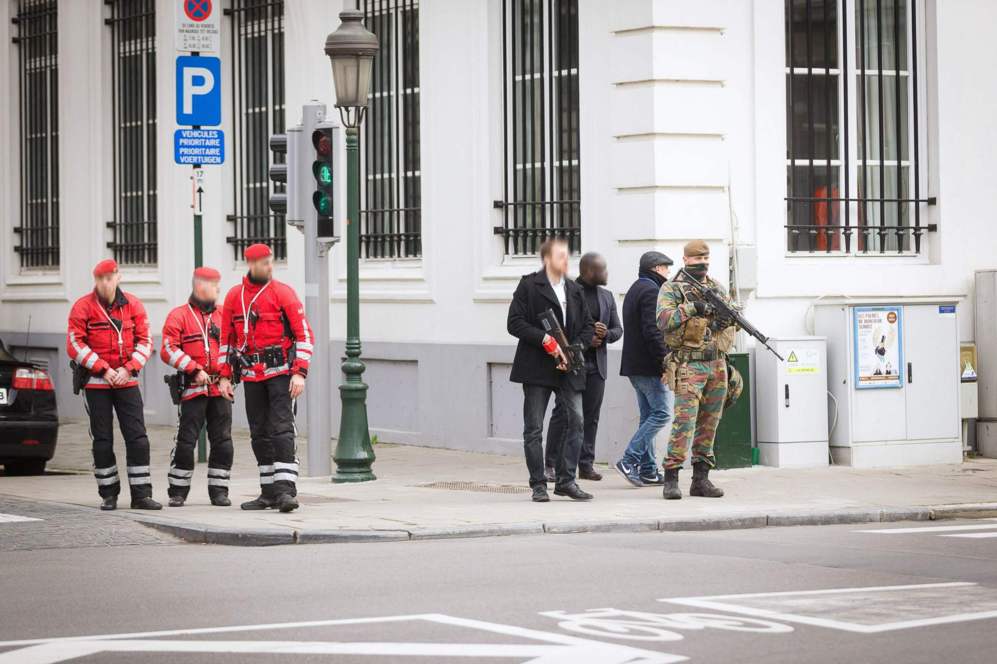 Los servicios se seguridad y la Polica tambin han bloqueado las calles que rodean la oficina del Primer ministro belga, Charles Michel.