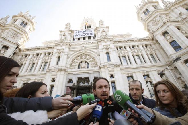 Pablo Iglesias atiende el martes a los medios de comunicacin, con...
