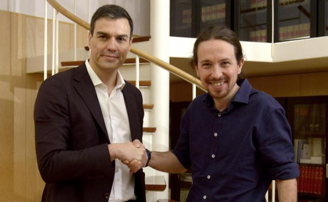 Pedro Sánchez y Pablo Iglesias, el pasado miércoles, en su encuentro...