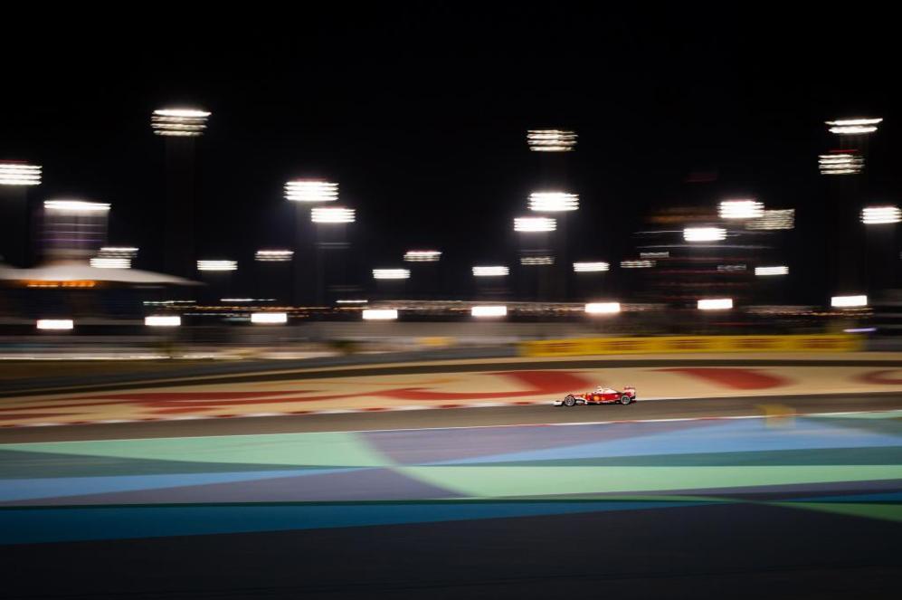 El piloto alemn de Ferrari Sebastian Vettel conduce durante la...