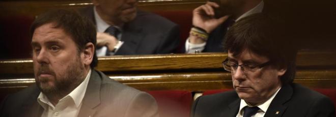 Oriol Junqueras y Carles Puigdemont en la sesin de control...