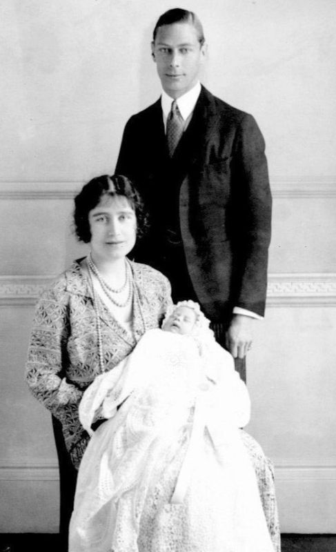 1926/1936: Naci como hija de los duques de York y terminara...