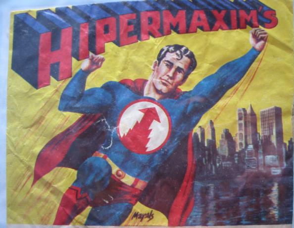 Hipermaxims, el primo del hipermercado de Superman, aunque la figura...