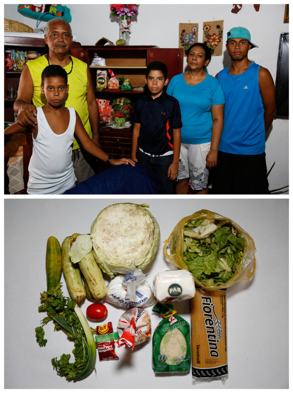 La familia Mndez posa con la comida que tiene en su casa de Caracas,...