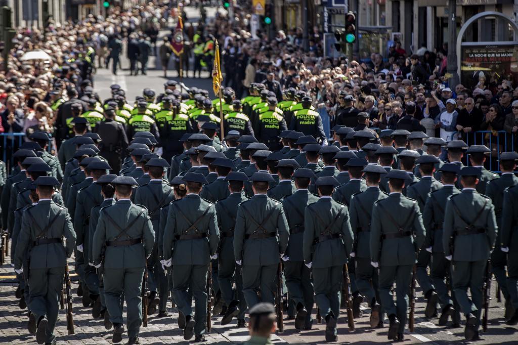 Desfile de las fuerzas del orden. | Madrid | EL MUNDO