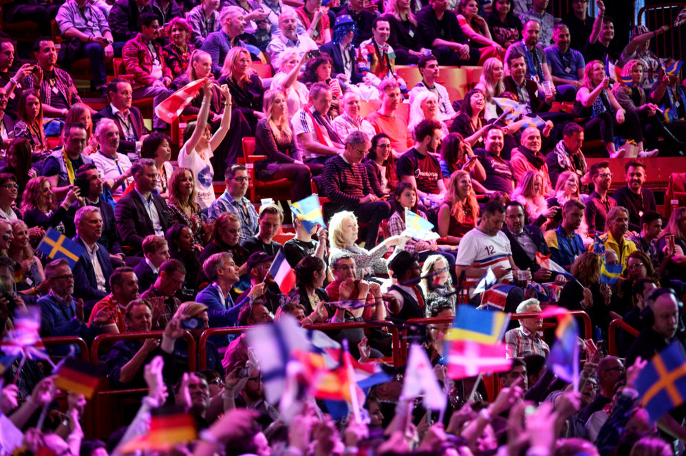 El pblico espera impaciente el comienzo del gran festival eurovisivo