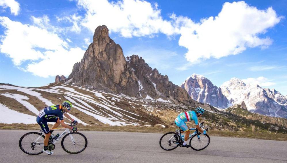 Vincenzo Nibali (d) y Alejandro Valverde (i) durante la 14 etapa del...