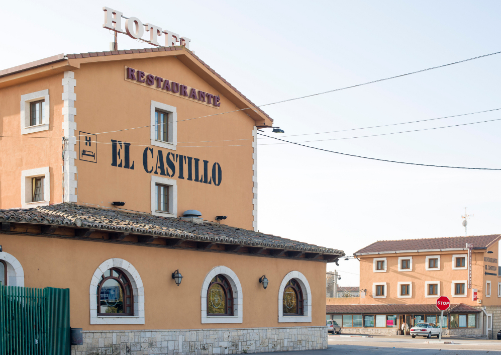 <strong>RESTAURANTE HOTEL EL CASTILLO.</strong> Olmillos de Sasamn...