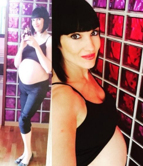 Irene Villa est embaraza por tercera vez y no duda en lucer tripita...
