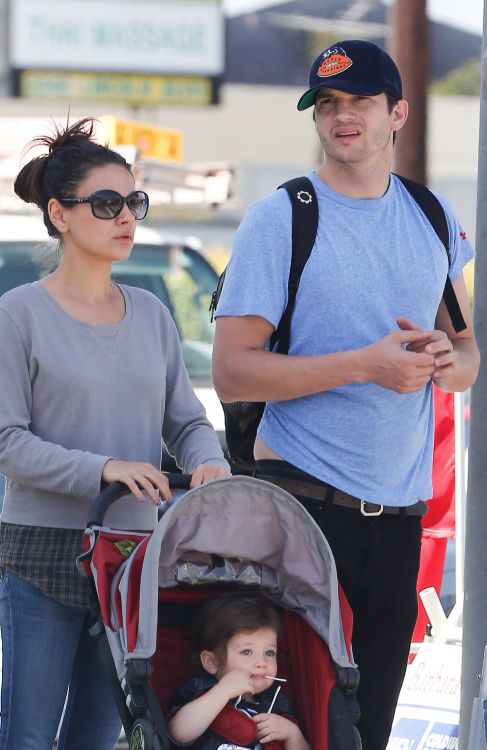 Mila Kunis embarazada por segunda vez. La actriz y su marido Ashton...