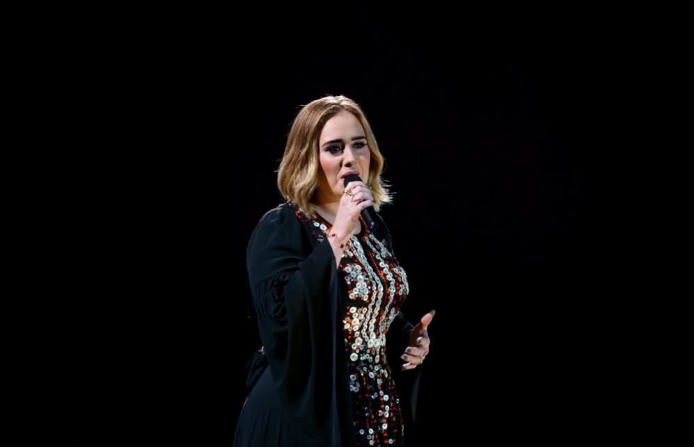 Adele sorprendi a todos durante su concierto en el festival de...