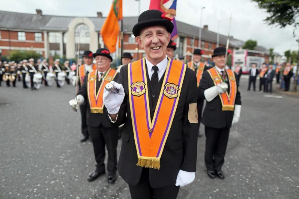 'The Orange Order' desfila fuera de Carliste en Belfast por el 326...