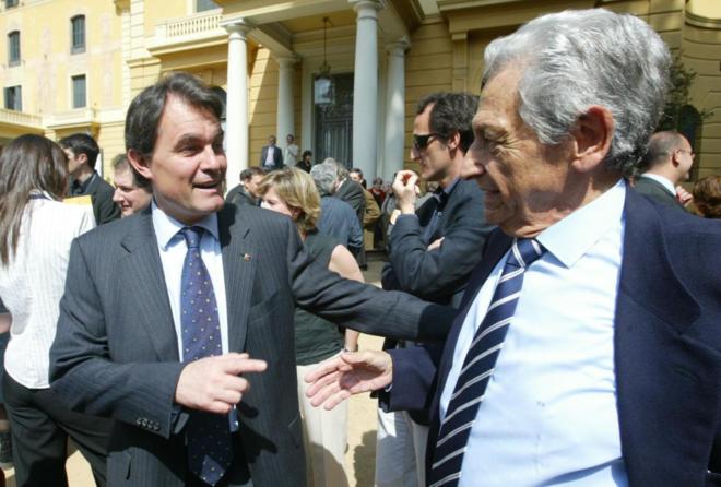 El ex presidente de la Generalitat Artur Mas junto a Artur Suqué, el...