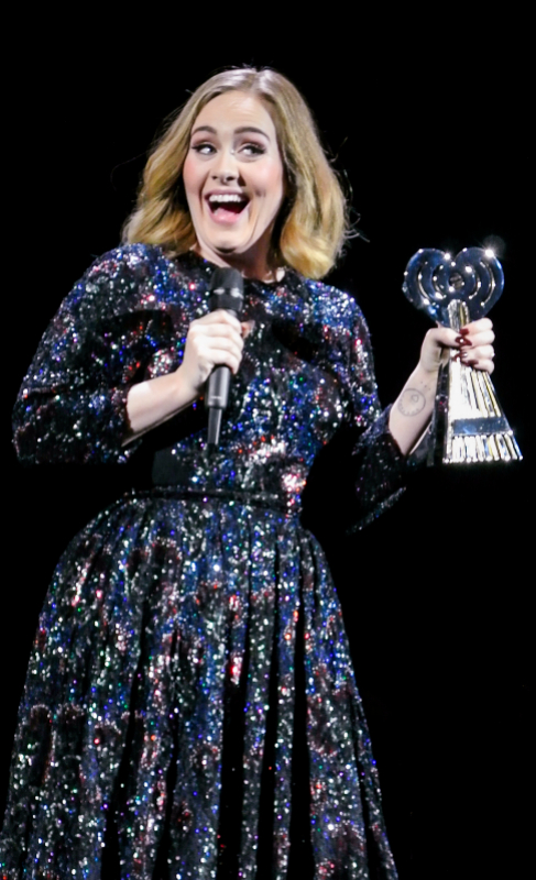 La cantante Adele ha prometido intentar dejar de decir palabrotas en...