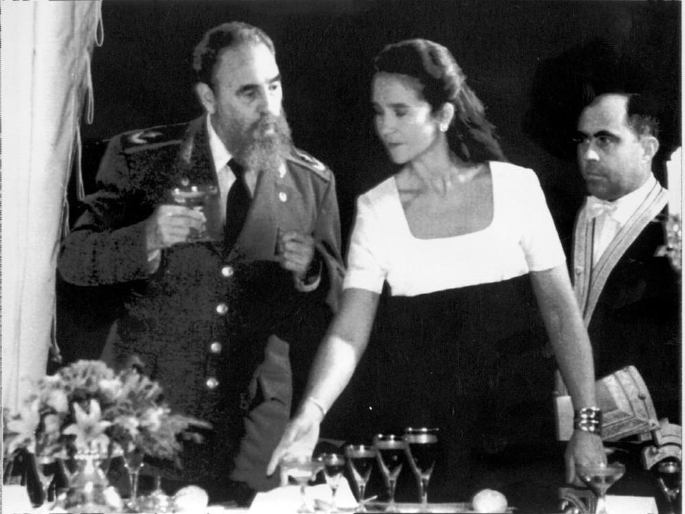 Con la Infanta Elena en una cena en el Palacio Real en 1992.