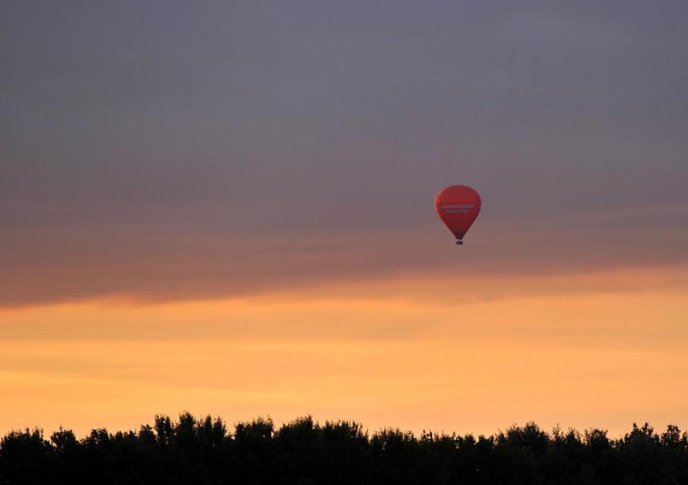 Primer globo aerosttico en vuelo que pone en marcha el Campeonato de...