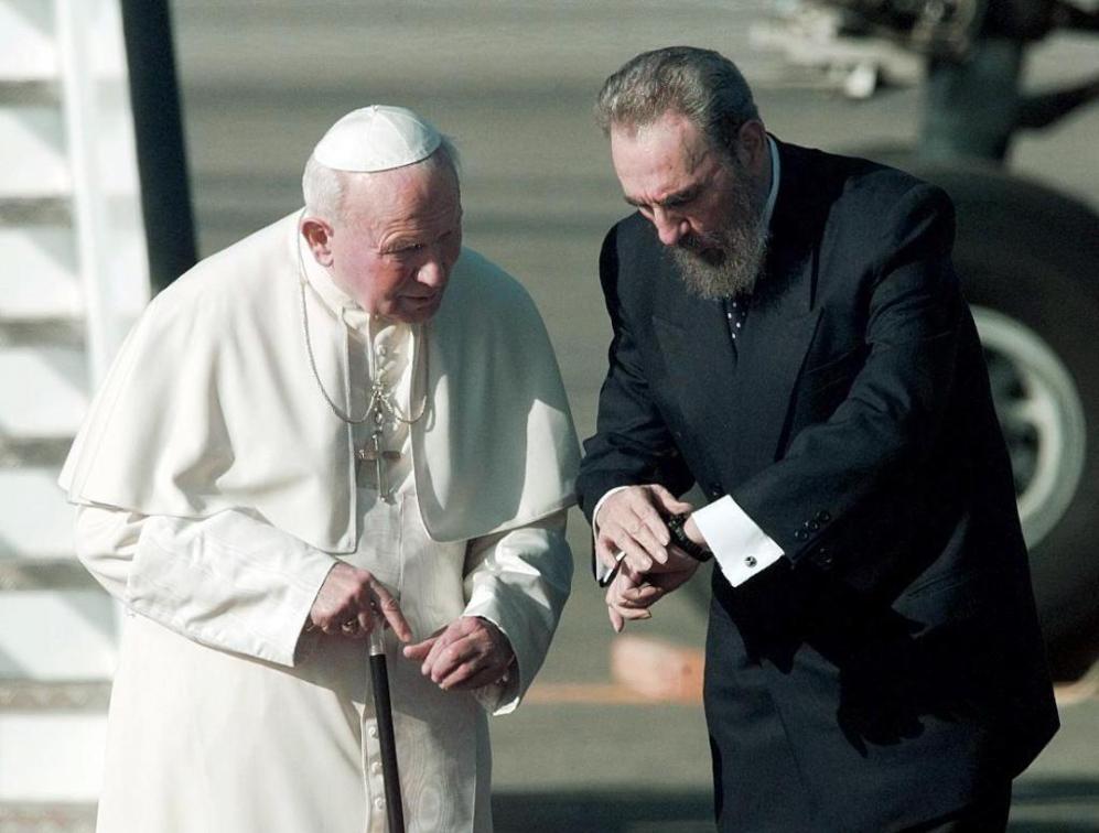 Castro era un fiel catlico durante su juventud y sus primeros aos...