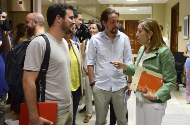 Alberto Garzn y Pablo Iglesias, con Ana Pastor en el Congreso el...