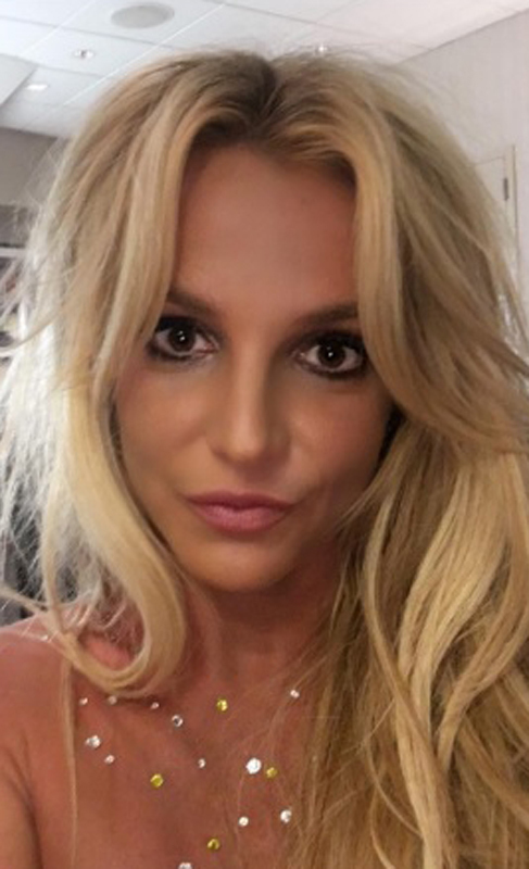 Asimismo, Britney Spears pis el nuevamente el escenario de MTV...