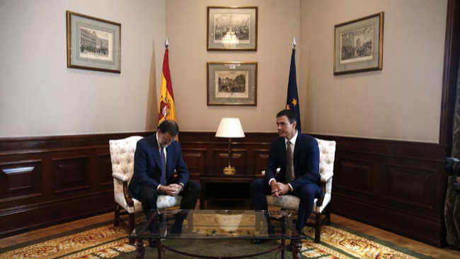 Rajoy y Snchez, en su reunin ayer en el Congreso.